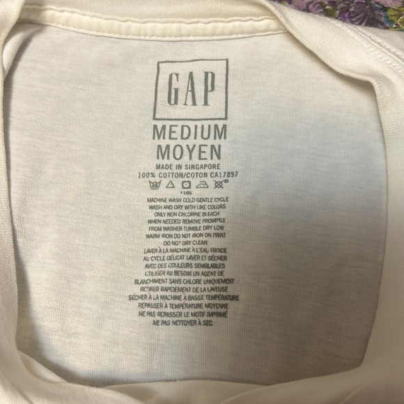 GAP Men’s Size Medium White V-Neck T-Shirt $18 - Picture 3 of 4
